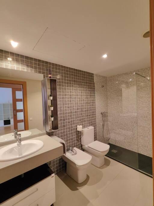 Cozy Apartment Forum Beach Сант Адриа де Бесос Екстериор снимка