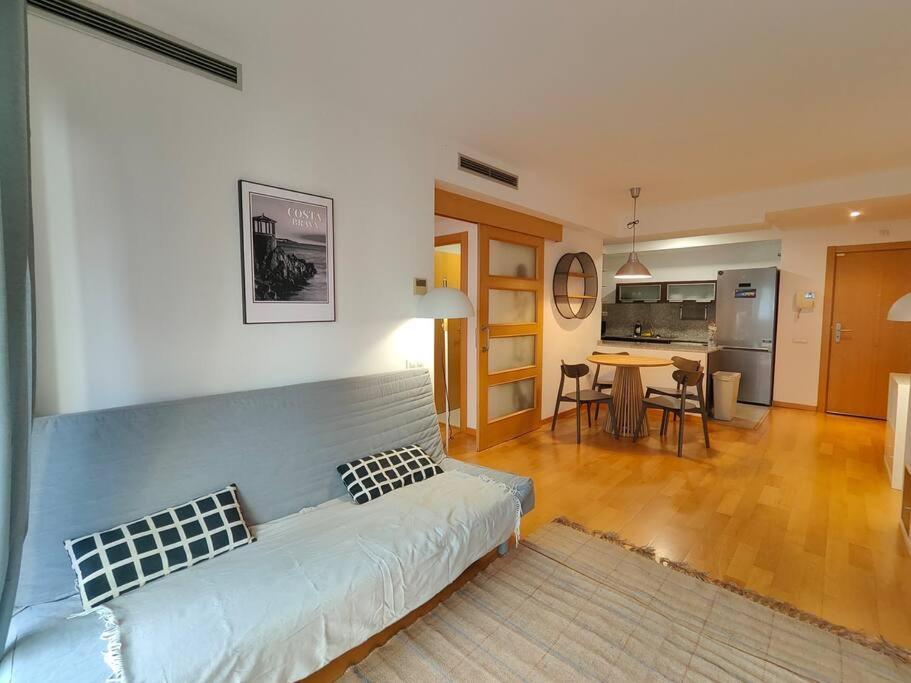 Cozy Apartment Forum Beach Сант Адриа де Бесос Екстериор снимка